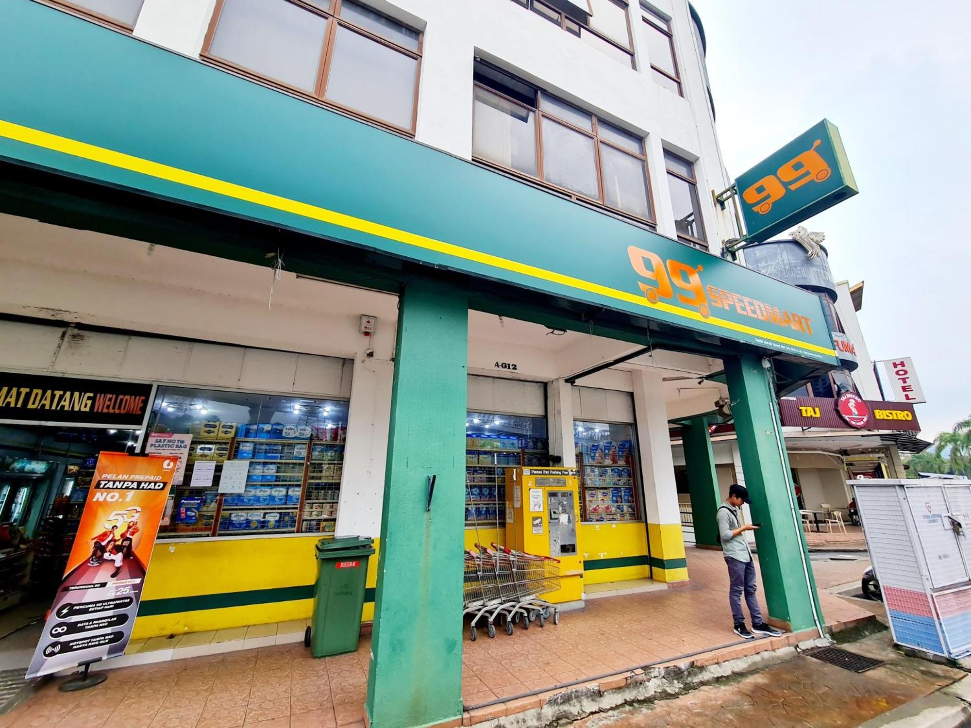 Affordable 12 Guest Tropicana Thomson Hospital Kota Damansara Segi Giza Mall Tropicana Mall Ikea The Curve One Utama Pangsapuri *