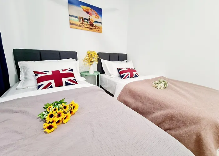 Affordable 12 Guest Tropicana Thomson Hospital Kota Damansara Segi Giza Mall Tropicana Mall Ikea The Curve One Utama