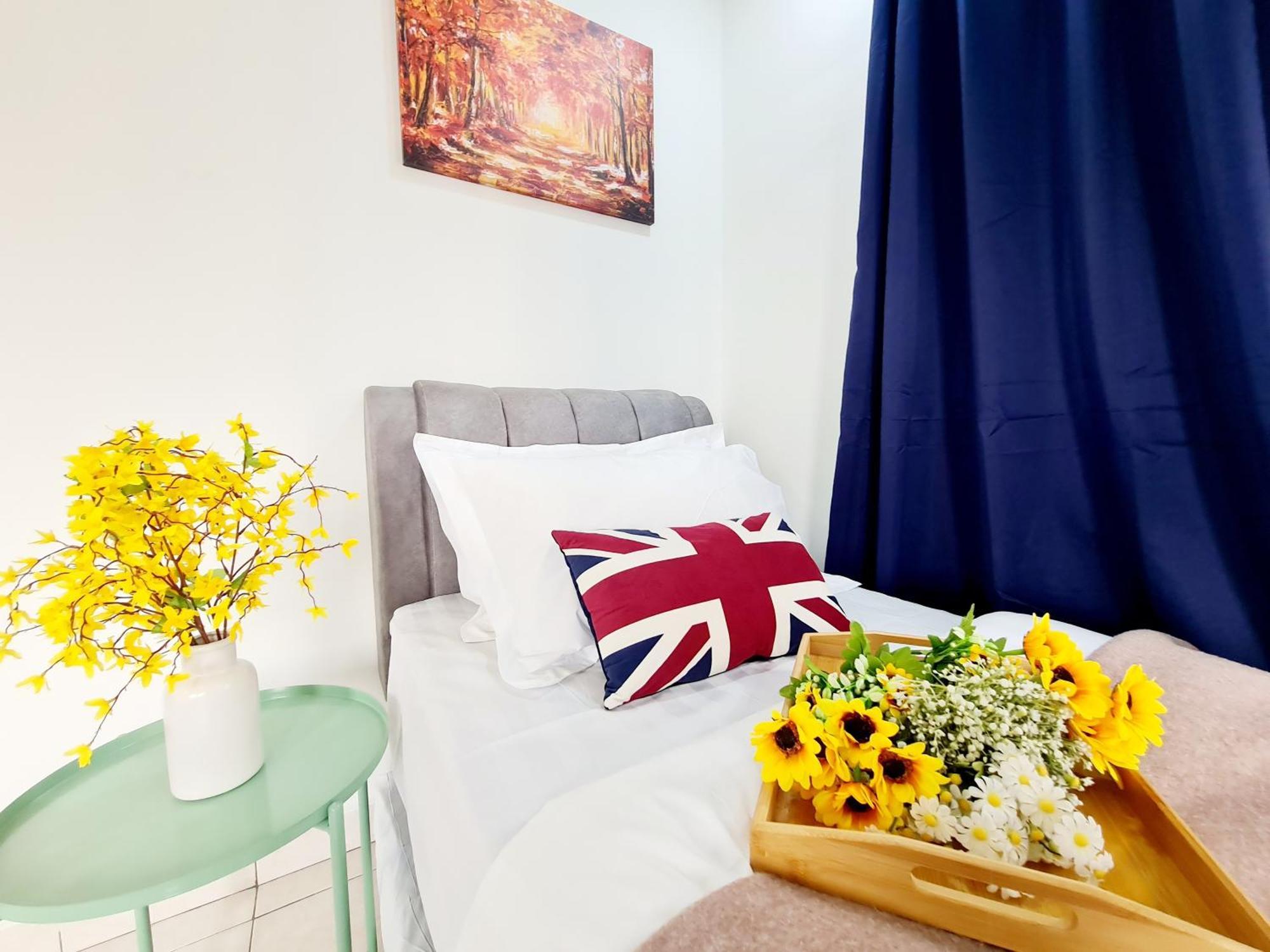 Affordable 12 Guest Tropicana Thomson Hospital Kota Damansara Segi Giza Mall Tropicana Mall Ikea The Curve One Utama *