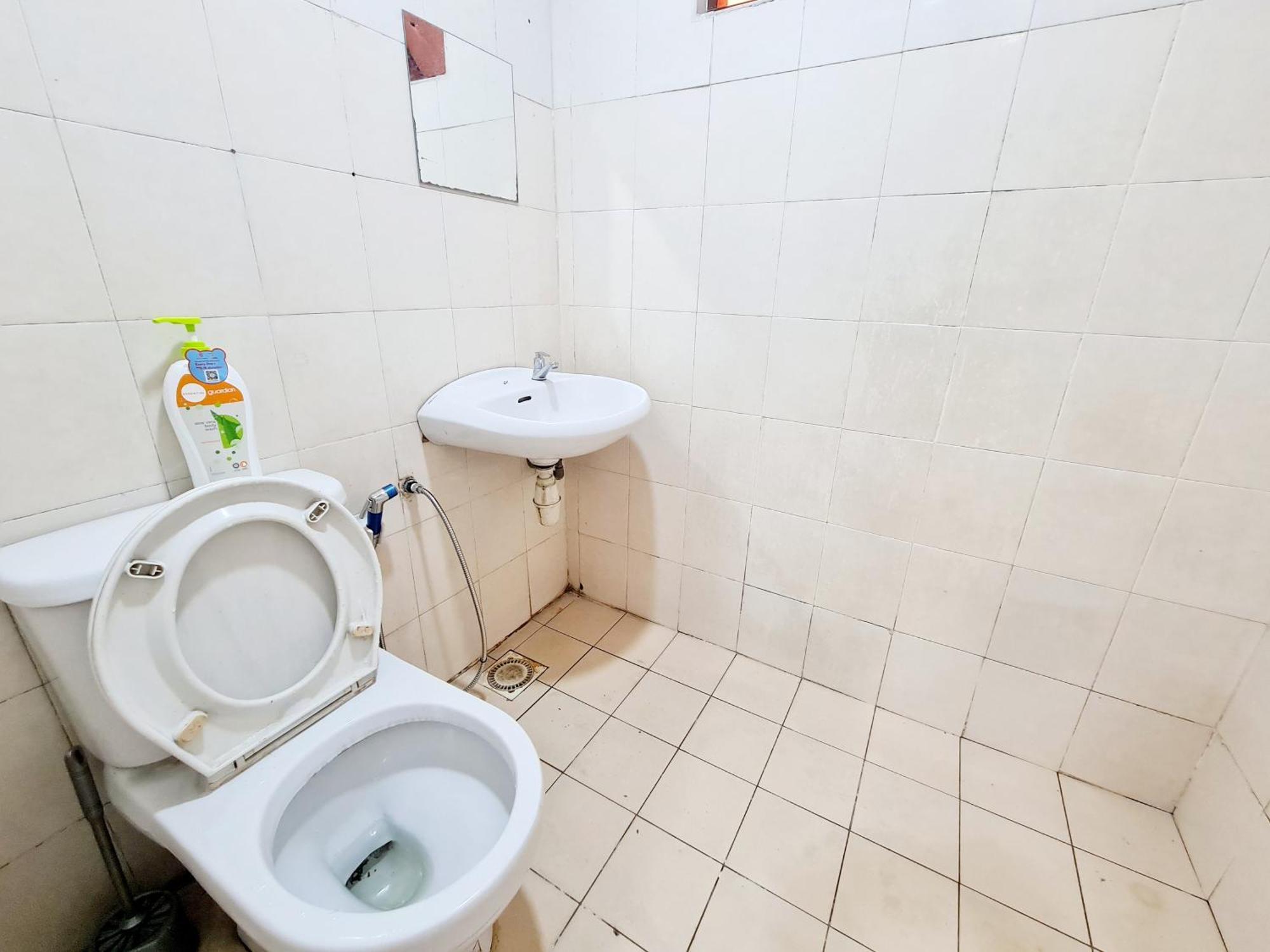 Affordable 12 Guest Tropicana Thomson Hospital Kota Damansara Segi Giza Mall Tropicana Mall Ikea The Curve One Utama * Petaling Jaya