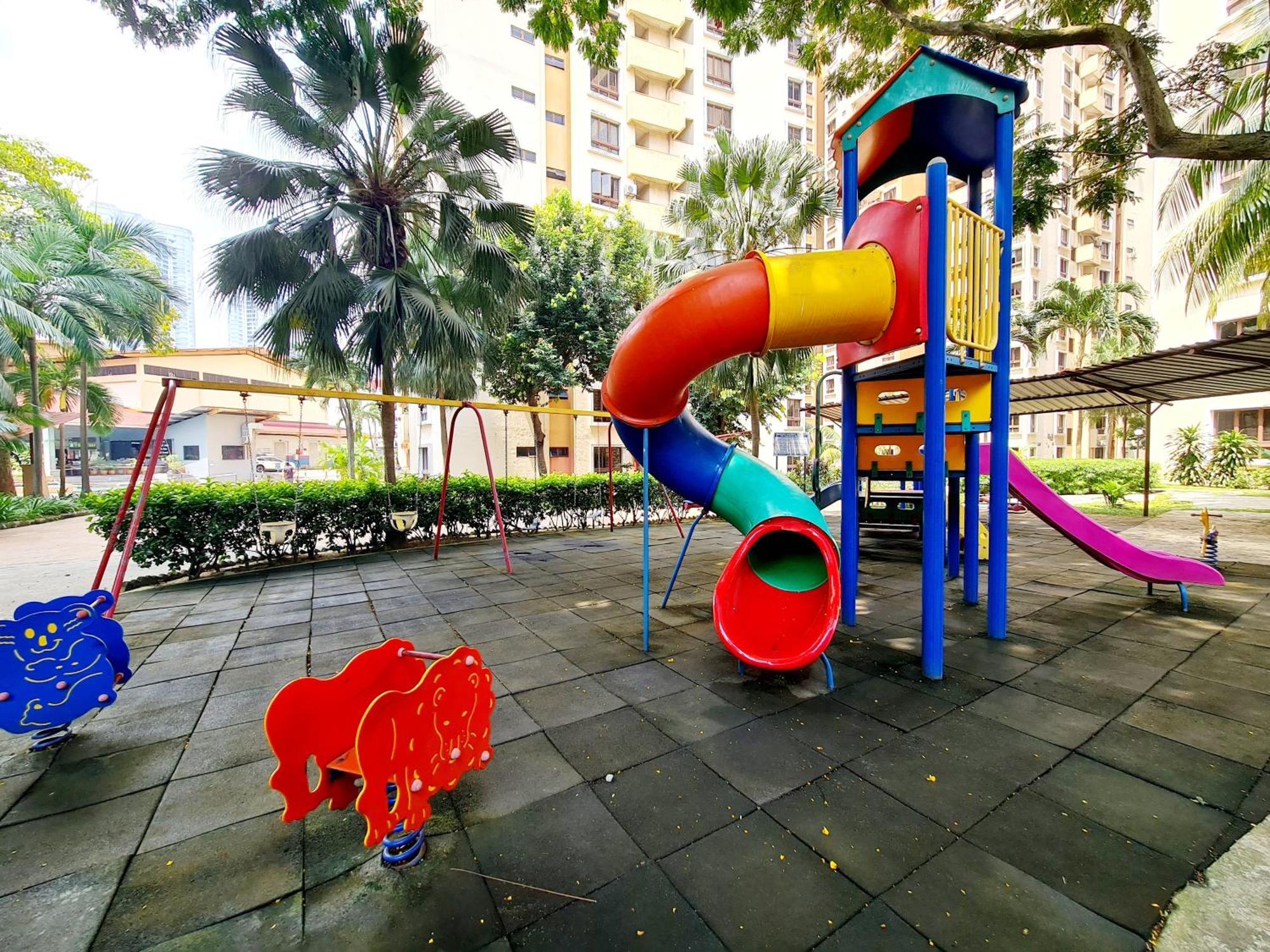 Apartment Affordable 12 Guest Tropicana Thomson Hospital Kota Damansara Segi Giza Mall Tropicana Mall Ikea The Curve One Utama *